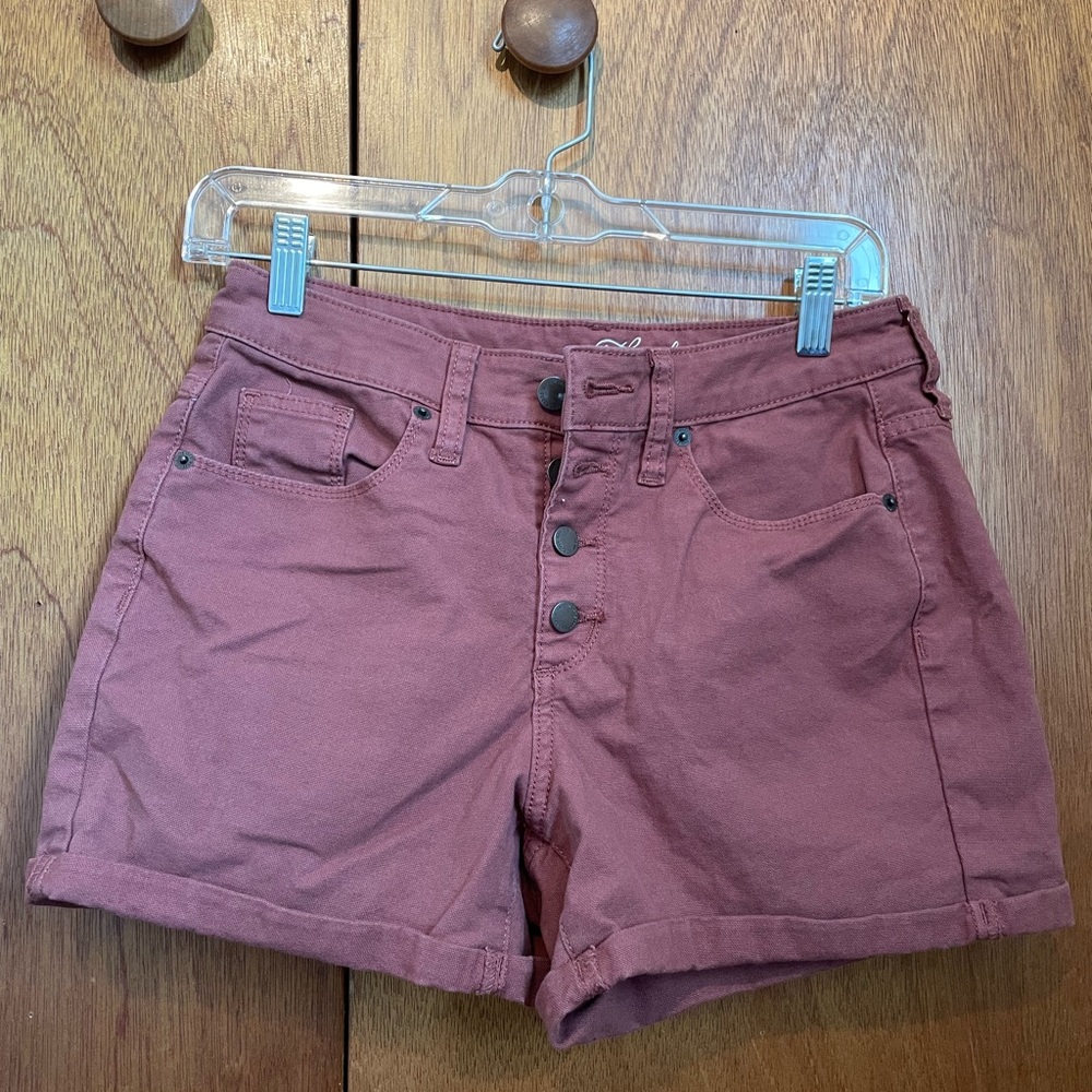 Universal Thread. Size 4/27, color redwood